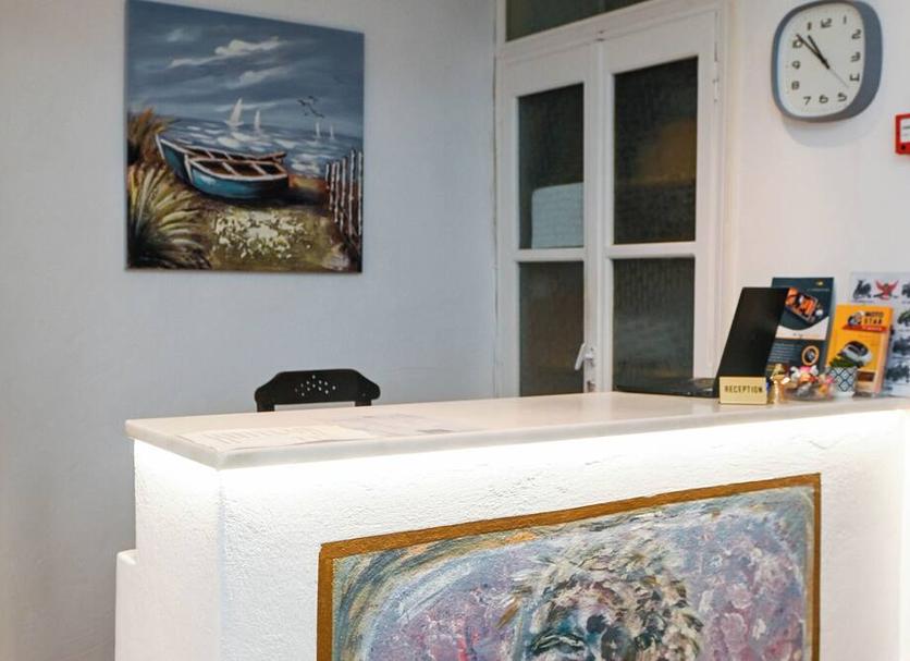 Front desk Photo
