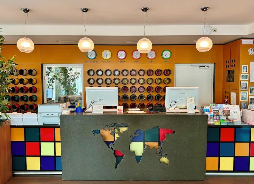 Front desk Photo