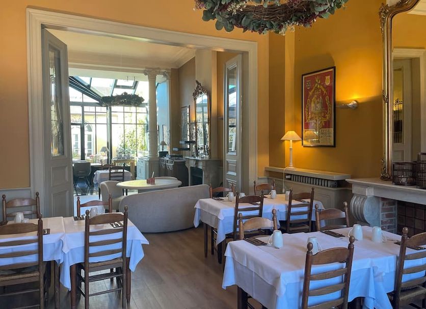 Restaurant Photo