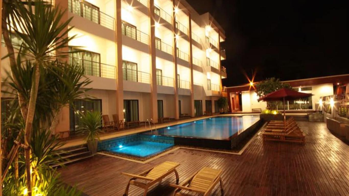 Paragon Suites Resort