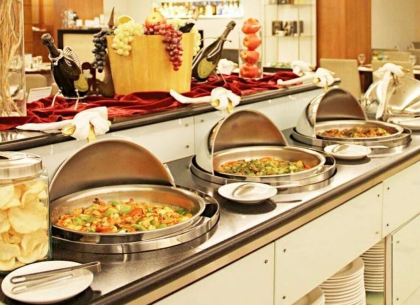 Buffet Photo