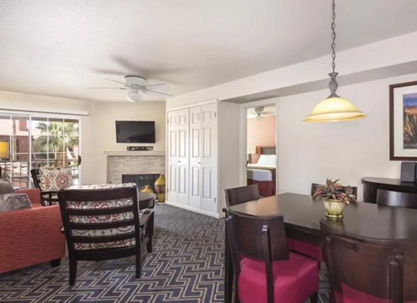 Dining room Photo