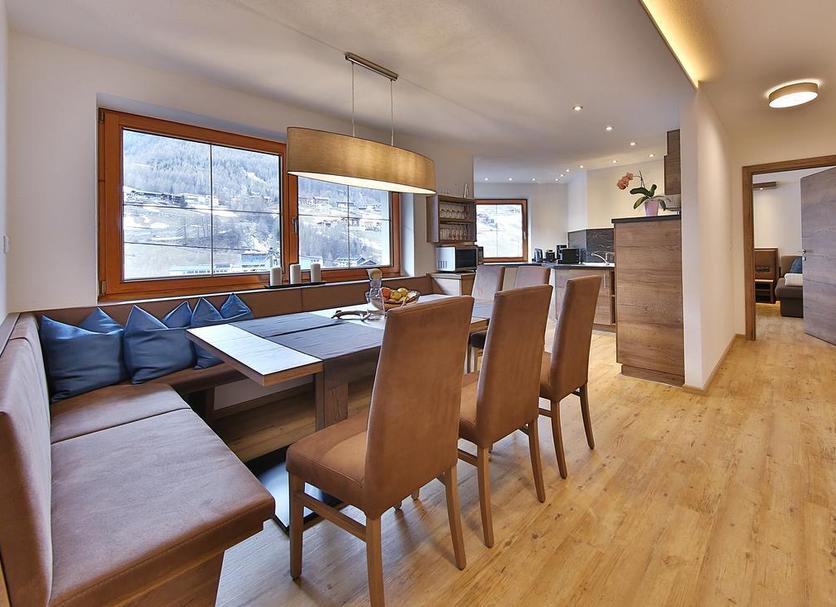 Dining room Photo