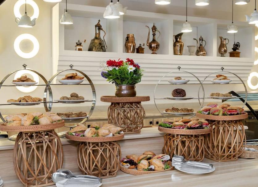 Buffet Photo