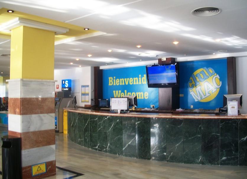 Front desk Photo