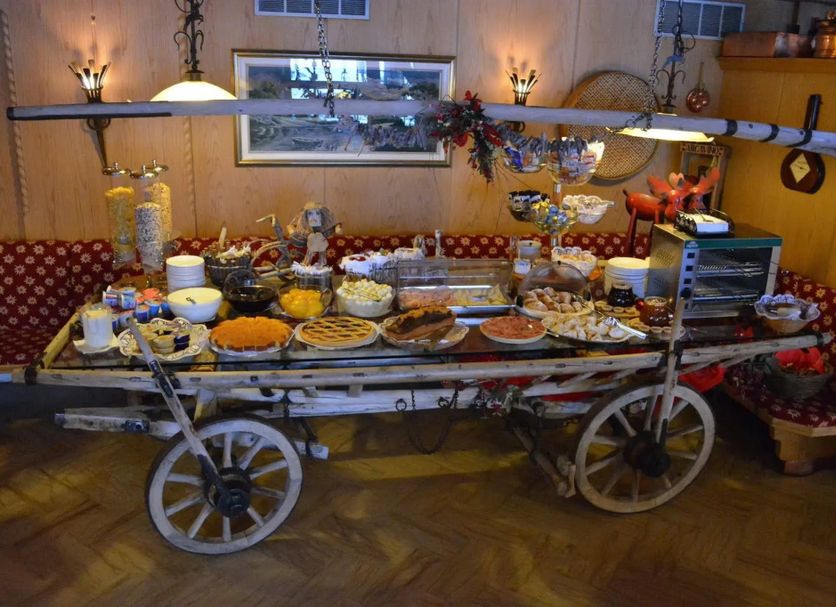 Buffet Photo