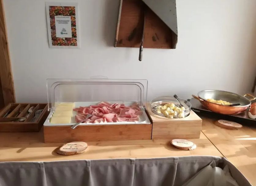 Buffet Photo