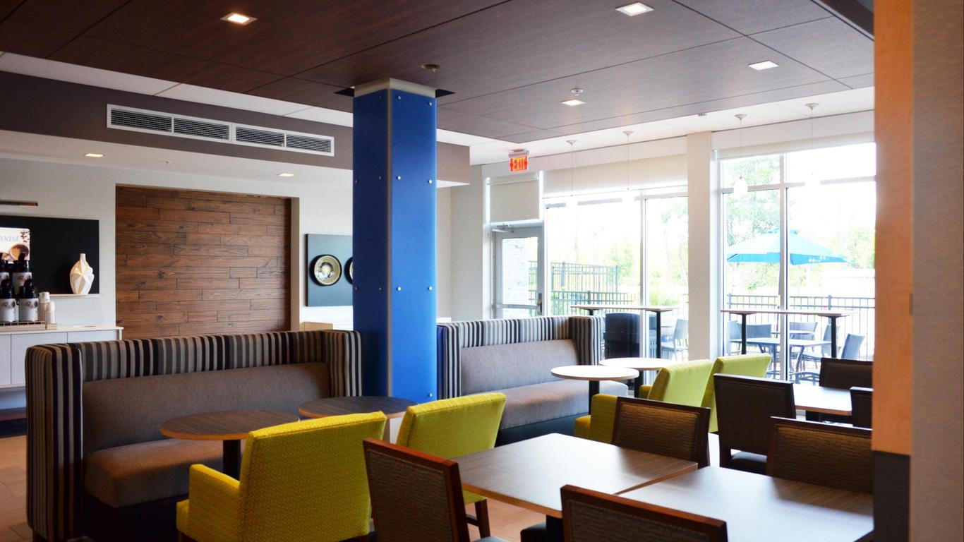 Holiday Inn Express & Suites Jacksonville W - I295 and I10