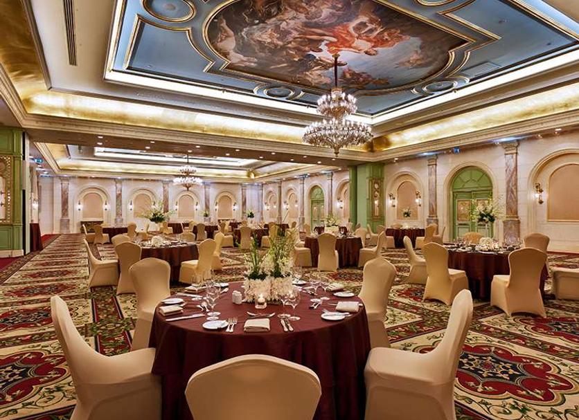 Banquet hall Photo