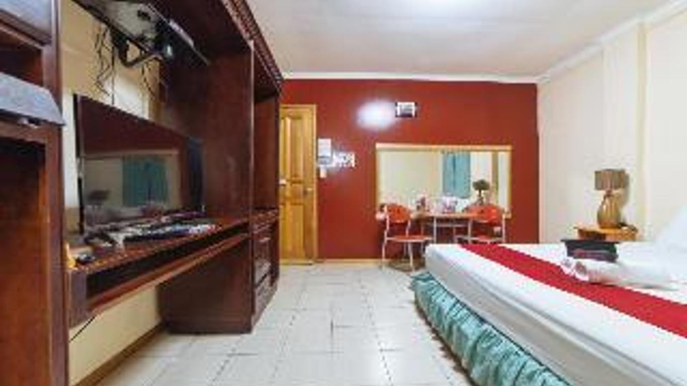 Perimeter Hotel