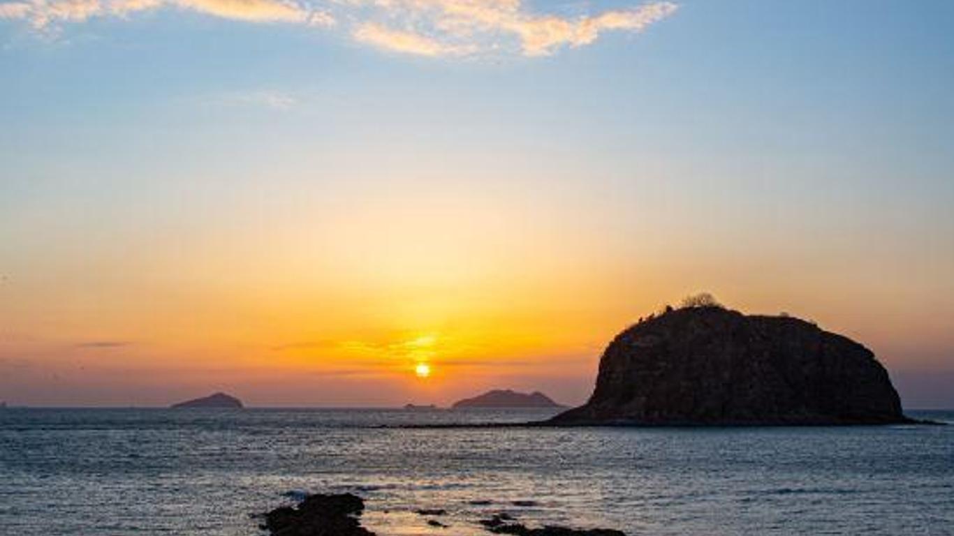 Bangchui Island Hotel