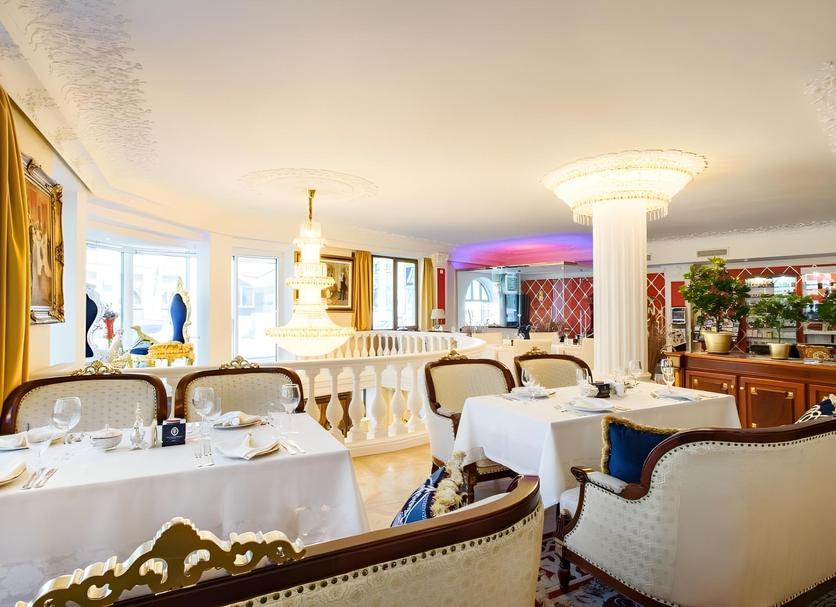 Restaurant Photo
