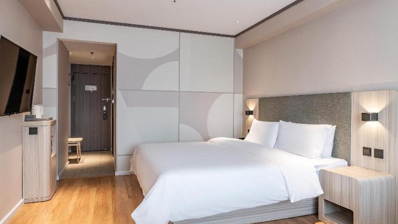 Hanting Hotel (South Exit of Changchun Railway Station)