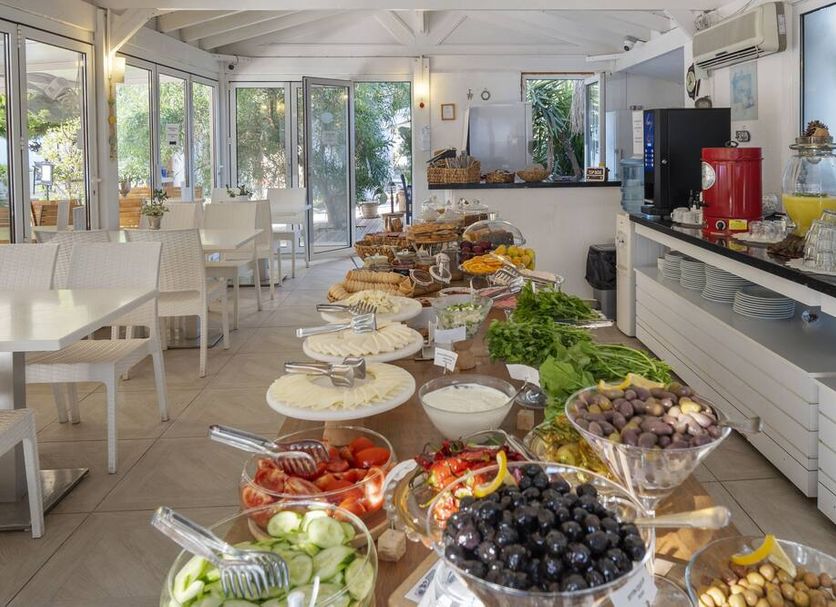 Buffet Photo