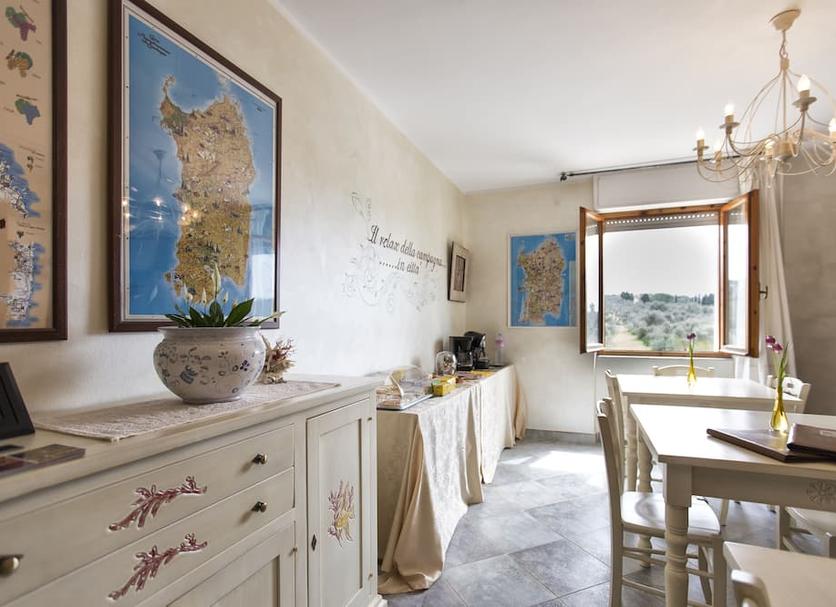 Dining room Photo