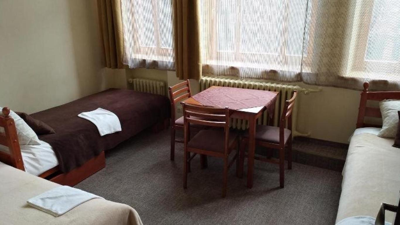 Hostel Lux