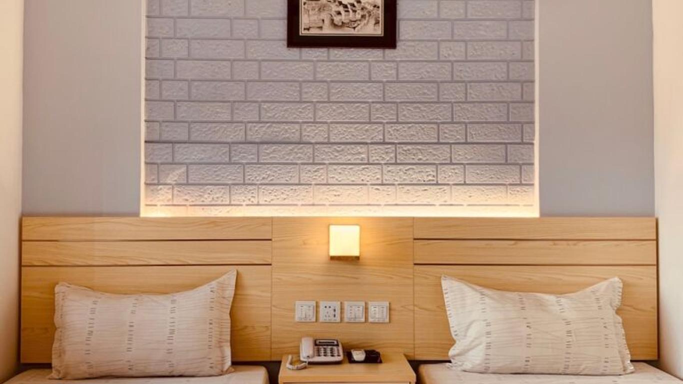 Fengju Business Hotel