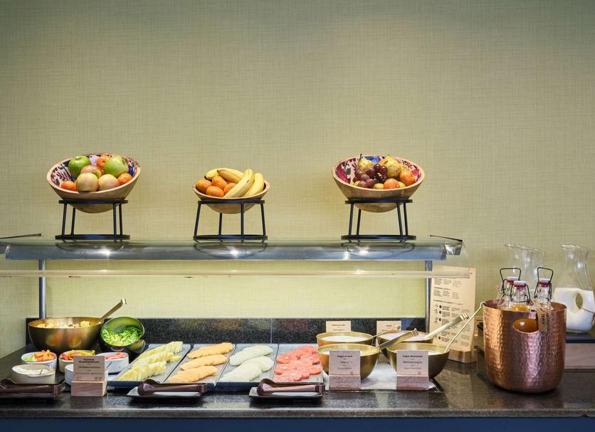 Buffet Photo