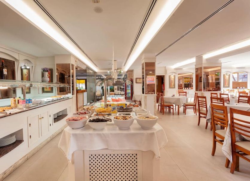 Buffet Photo