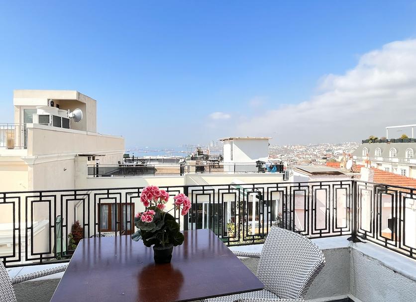 Balcony Photo