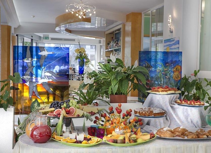 Buffet Photo