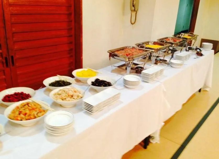 Buffet Photo