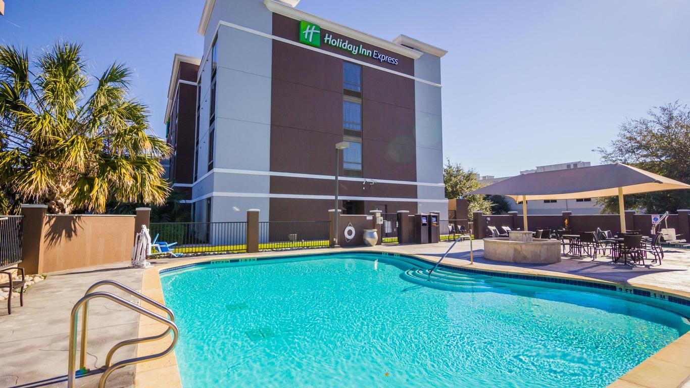 Holiday Inn Express & Suites Austin Airport