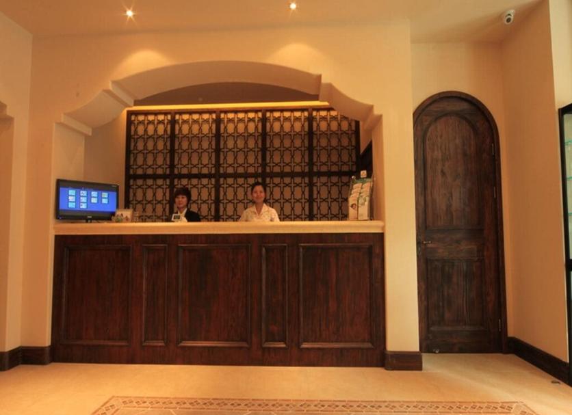 Front desk Photo