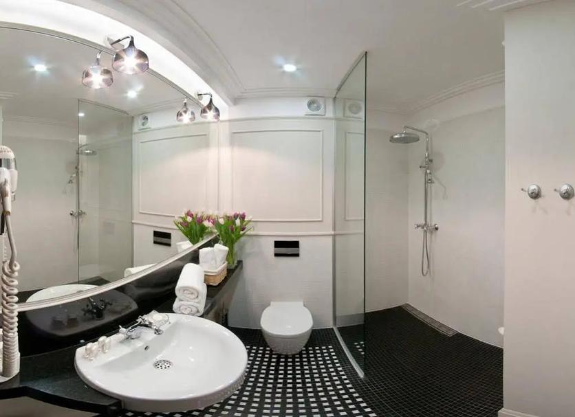 Bathroom Photo