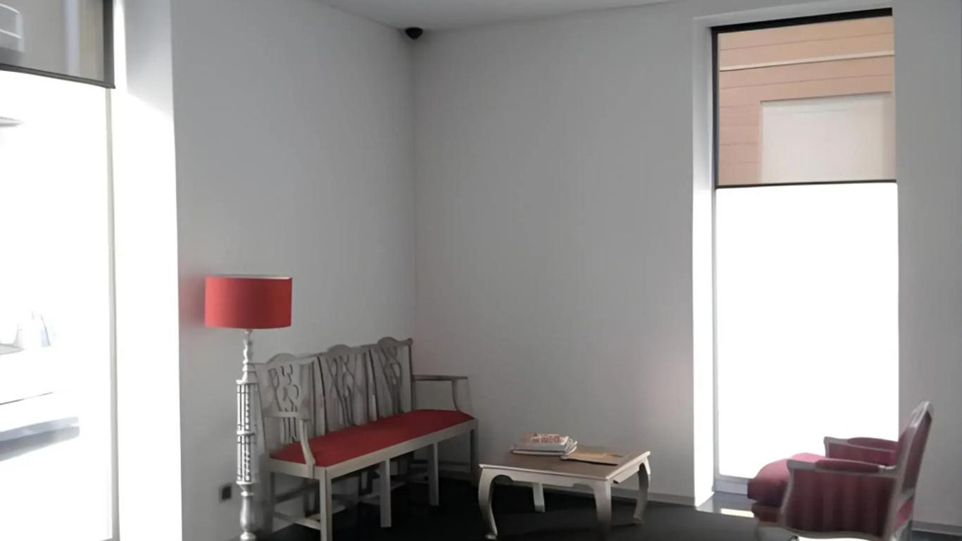 Lazza Hotel