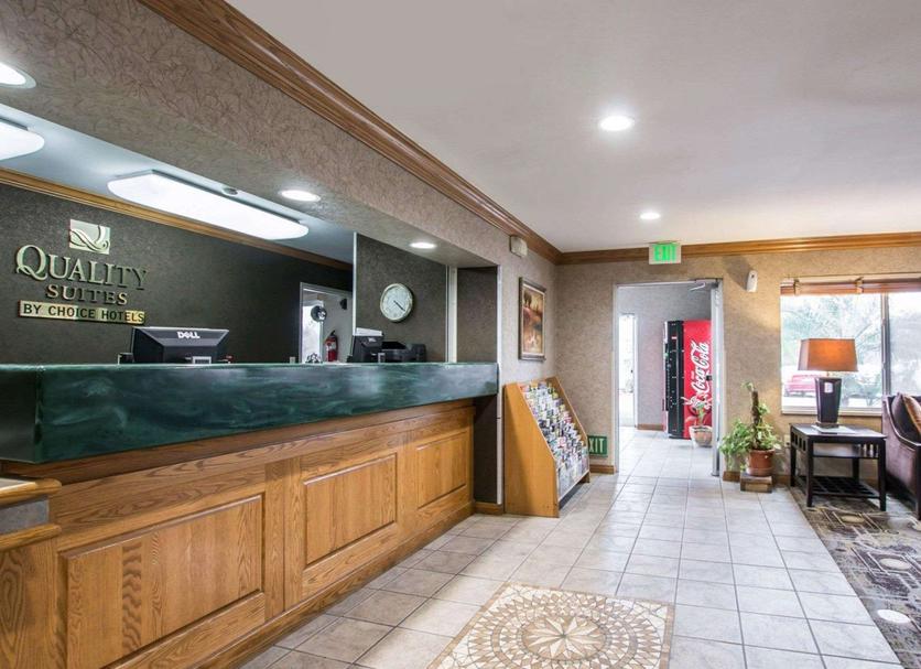 Front desk Photo