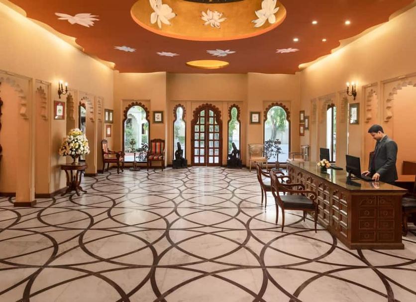 Front desk Photo