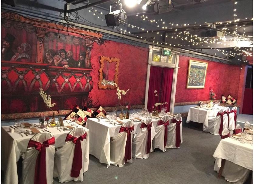 Banquet hall Photo