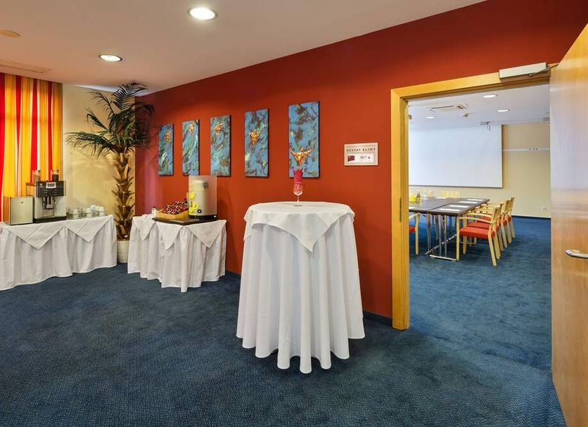 Banquet hall Photo