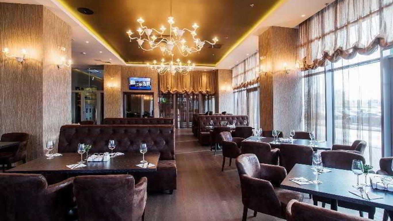 Green City Hotel