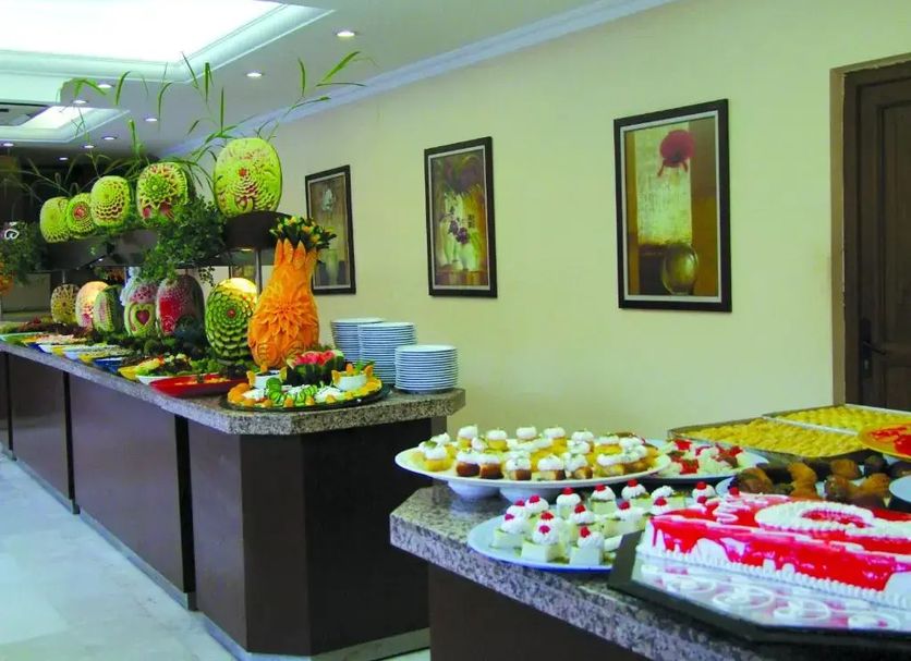 Buffet Photo