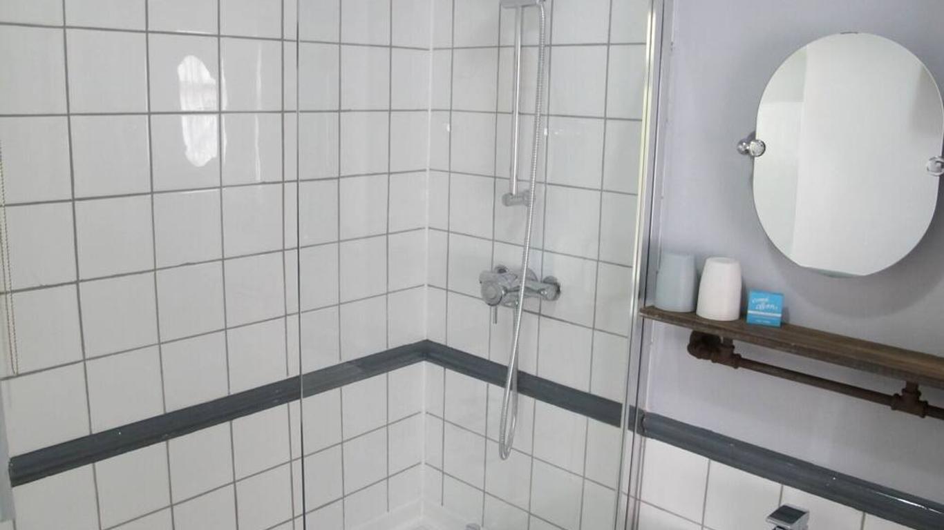 Stone's Throw Guest House