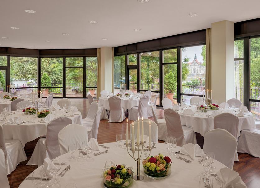 Banquet hall Photo