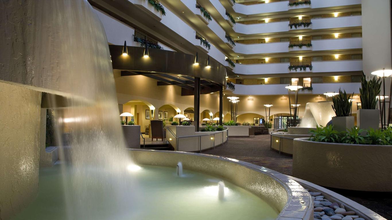 Embassy Suites by Hilton Kansas City International Airport