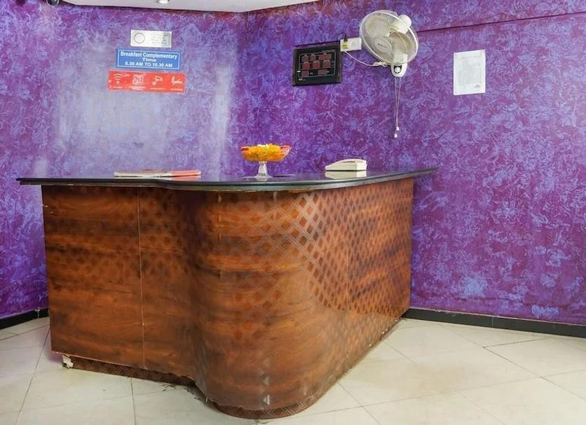 Front desk Photo