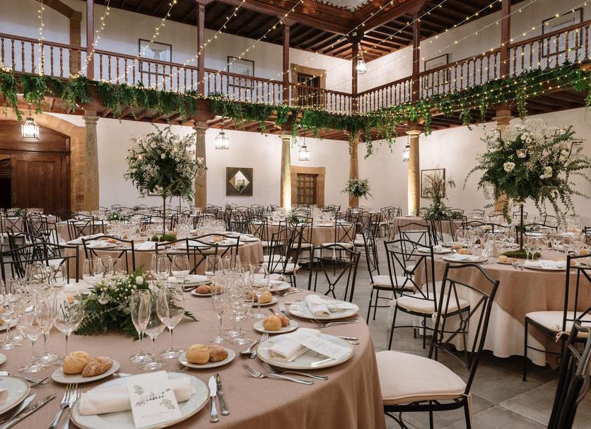 Banquet hall Photo