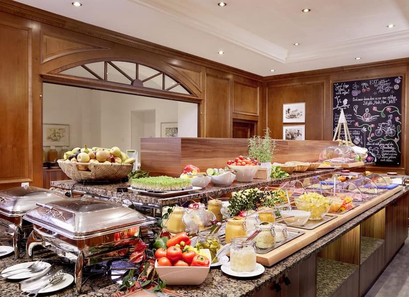 Buffet Photo