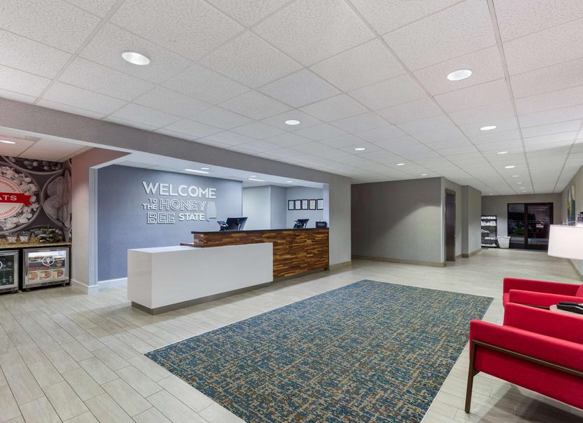 Front desk Photo