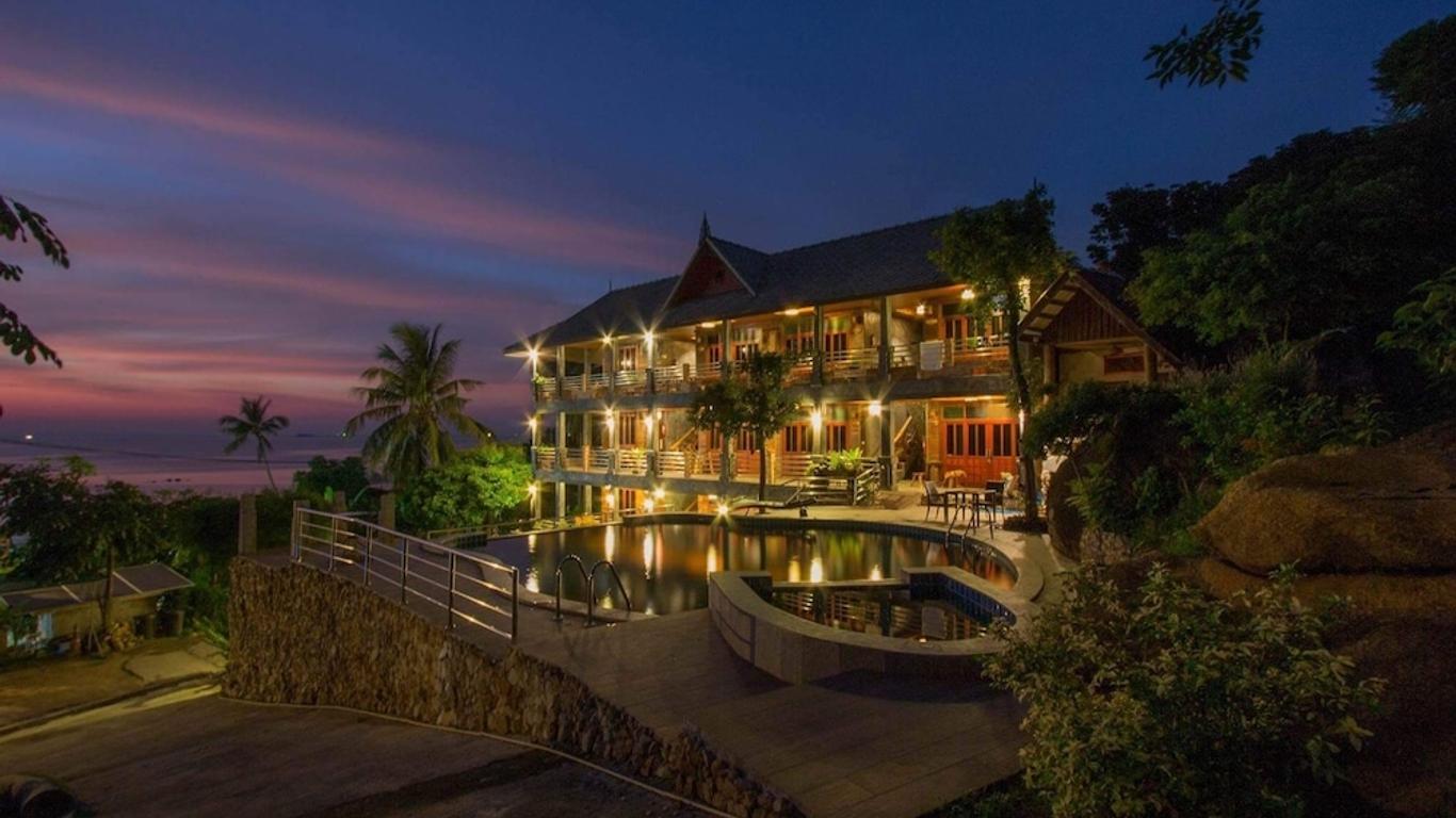 Sea Rock Resort