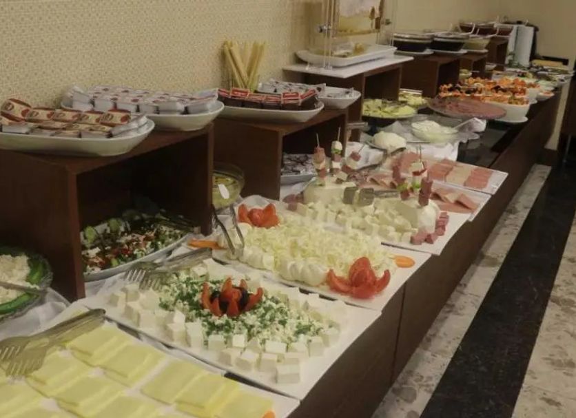 Buffet Photo