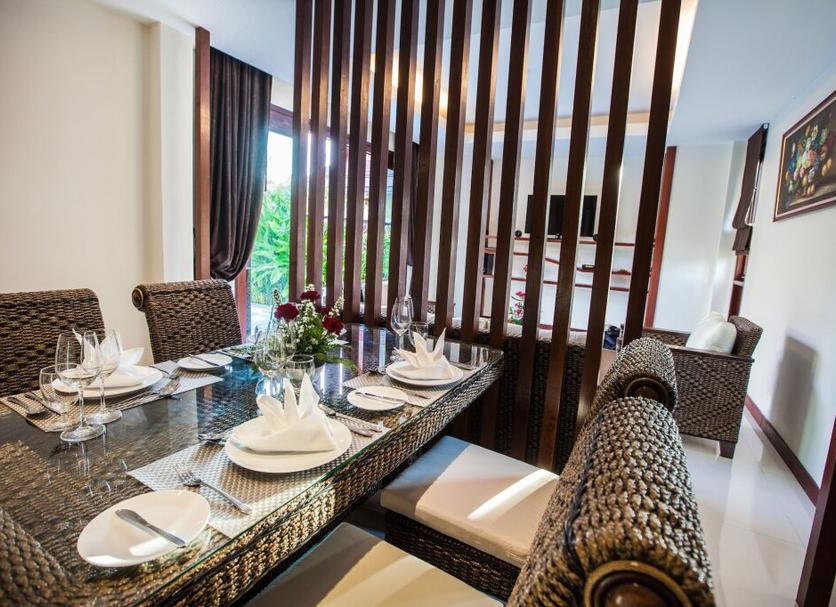 Dining room Photo