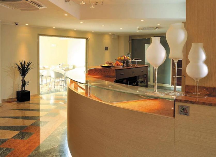 Front desk Photo