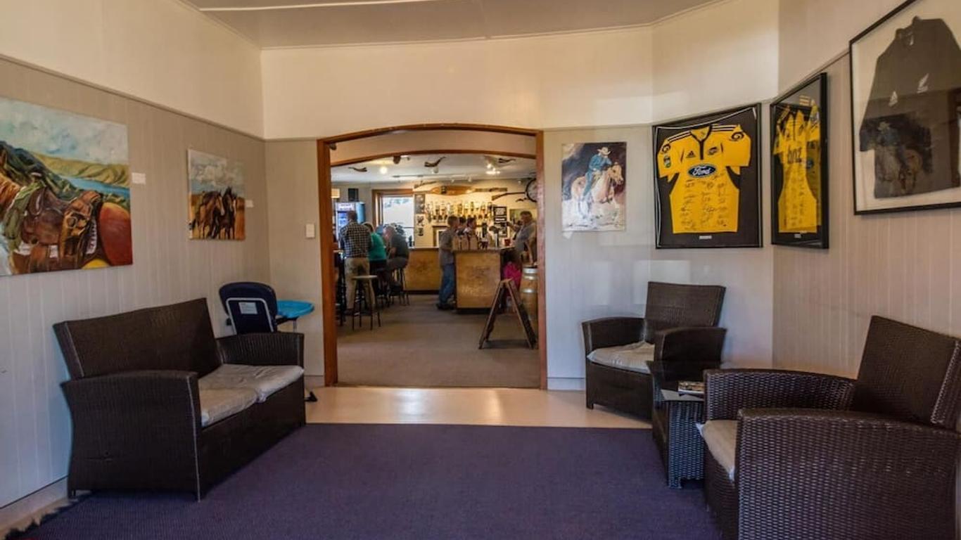 Waipiata Country Hotel