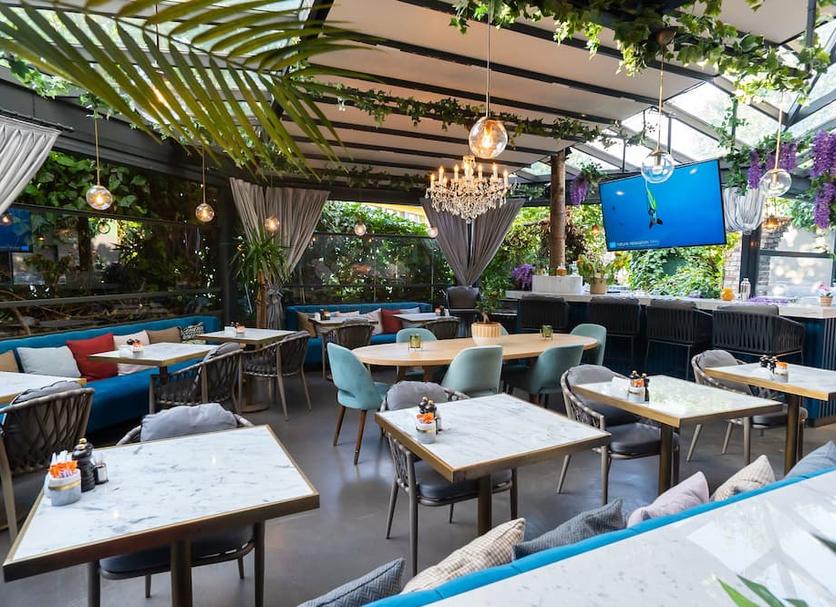 Restaurant Photo