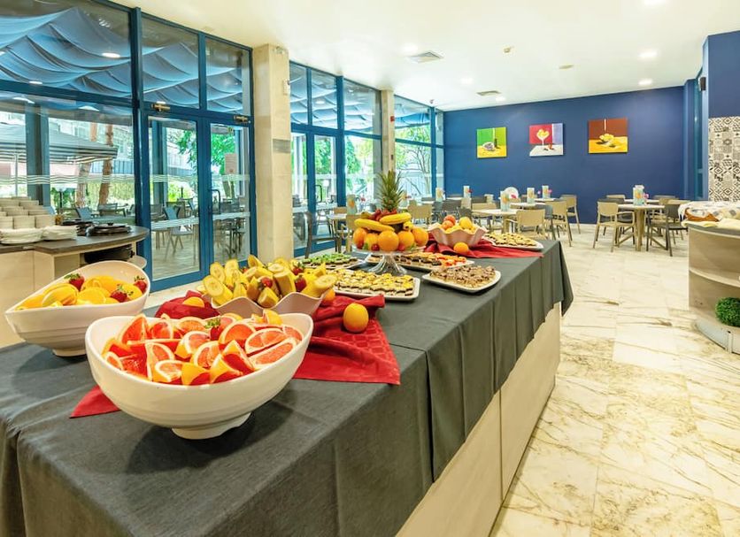 Buffet Photo
